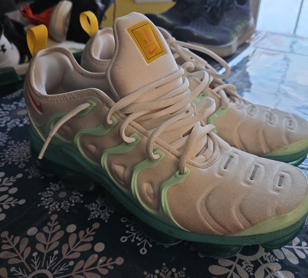 Nike White and Light Green Air Max Sneakers